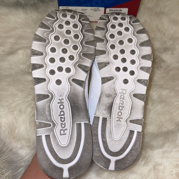 Reebok Classics - Picture 3 of 6